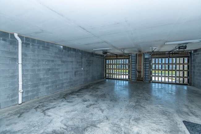 Building Photo - Beautiful Oyster Point Townhome - Mt. Plea...