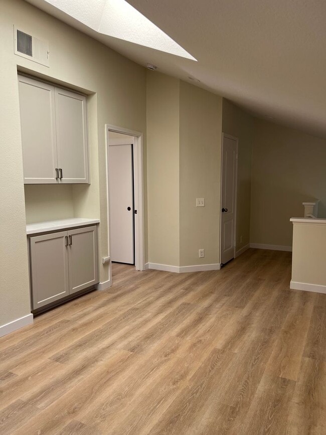 Building Photo - Spacious La Costa 3BR/3BA Townhome; gated complex w/pool, spa and tennis