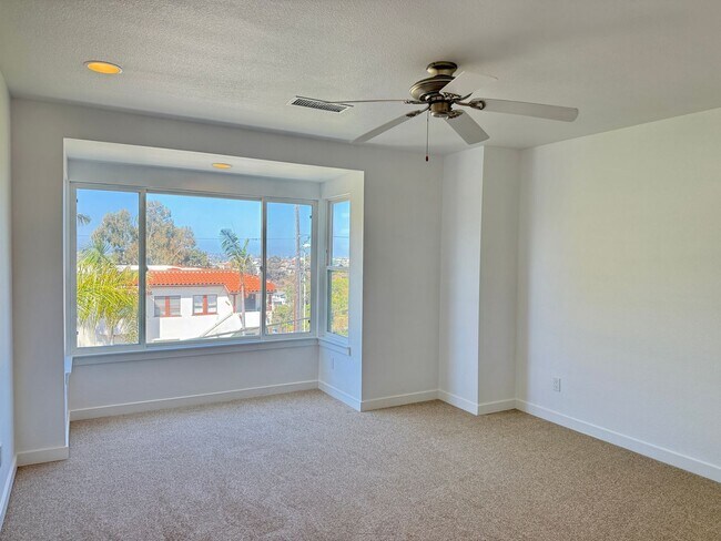 Building Photo - Beautiful 3BD/3.5BA Rowhome in Bankers Hil...