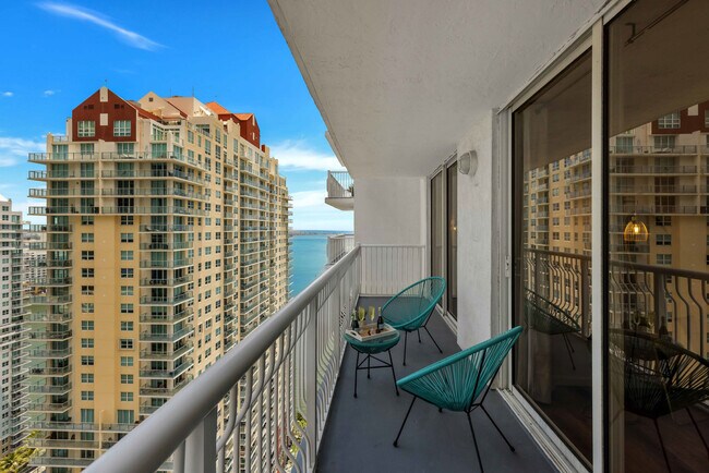 Building Photo - 1200 Brickell Bay Dr