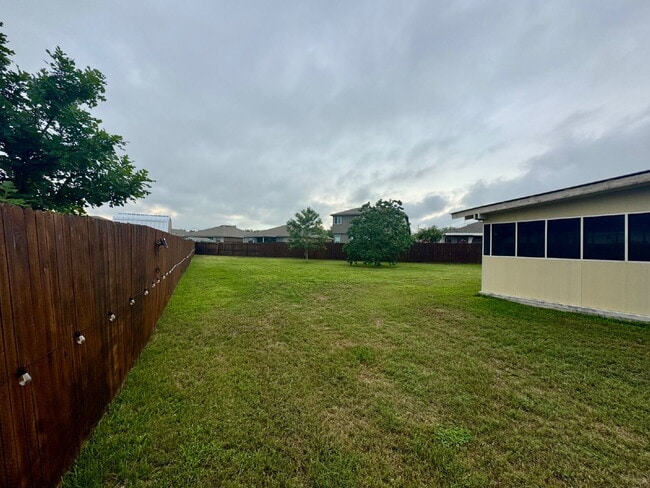 Building Photo - 3-bed 2-bath 2-car garage with screened in porch & backyard shed in Riverside Grove cul-de-sac.