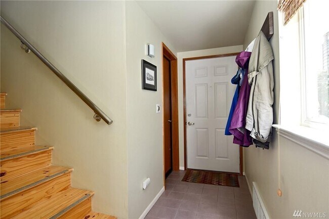 Building Photo - Charming Craftsman-Style Home in the Heart...