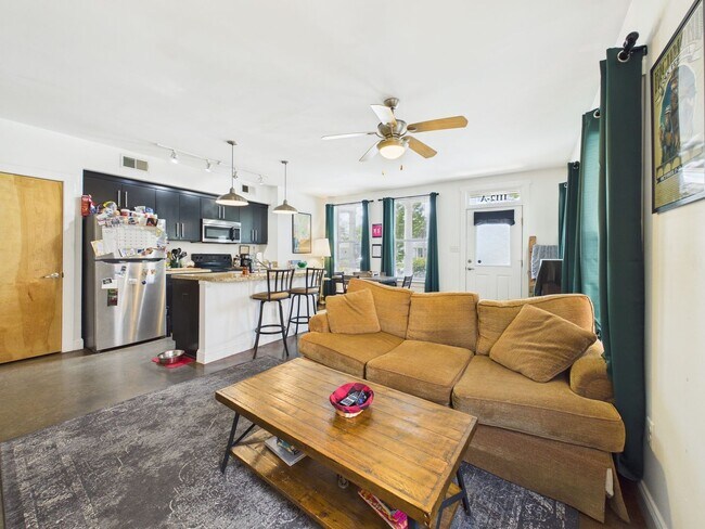 Building Photo - 1112 Porter St