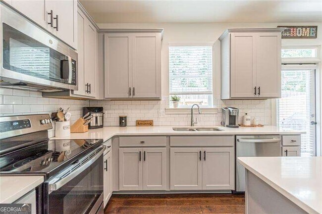 Building Photo - 5392 Brooklands Dr