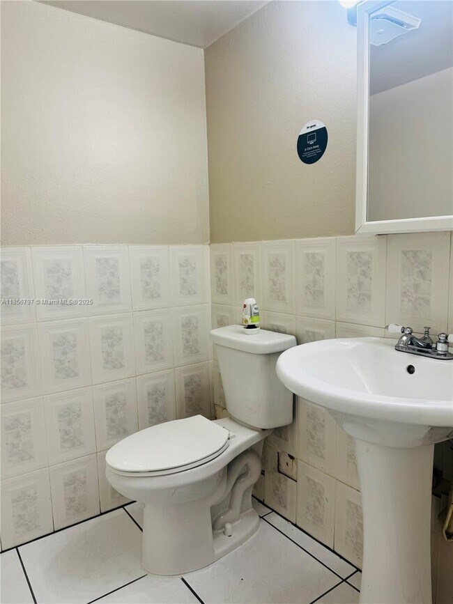 Building Photo - 6155 SW 69th St