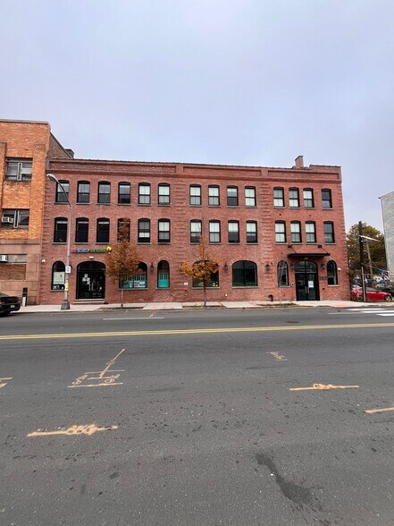 Building Photo - 568 Communipaw Ave