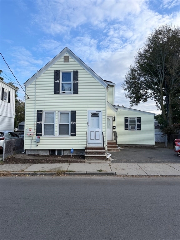 Primary Photo - 16 Linden St