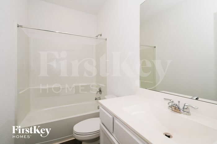 Building Photo - 18455 Summit Ranch Dr