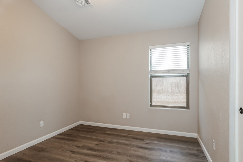 Building Photo - 8026 S 48th Dr