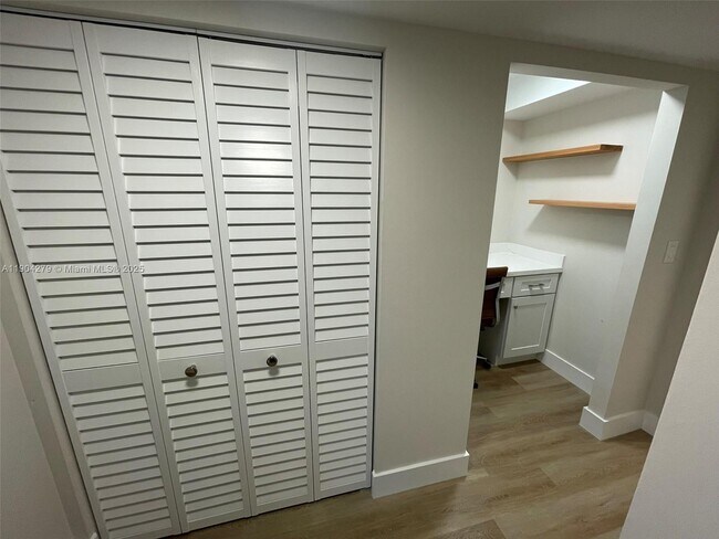 Building Photo - 8107 SW 72nd Ave