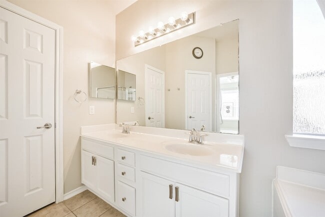 Building Photo - 21819 Silent Jasmin Ct