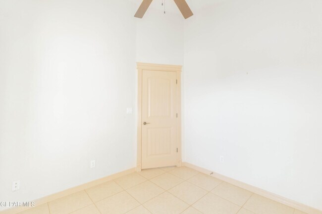 Building Photo - 5349 Jose Duran Ln