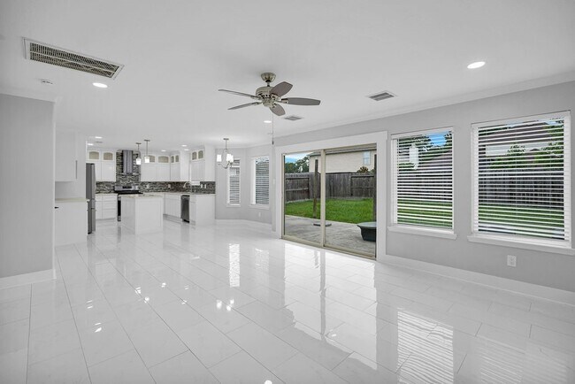 Building Photo - 405 Mystic Trail Loop
