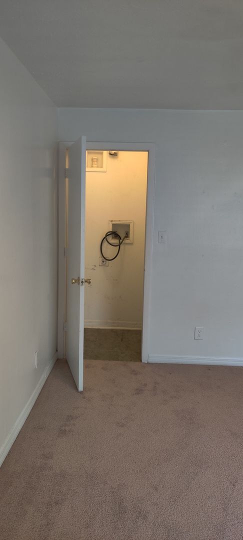 Building Photo - Ground floor One bedroom condo