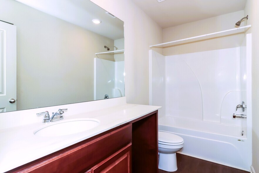 Building Photo - 134 Innis Brk Cir