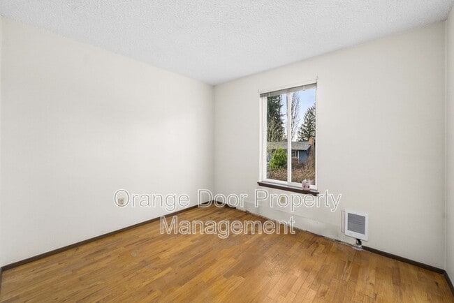 Building Photo - 13410 115th Ave NE