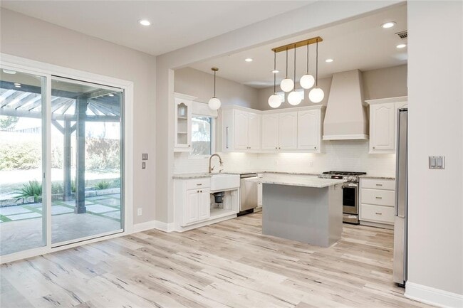 Building Photo - 12600 River Bend