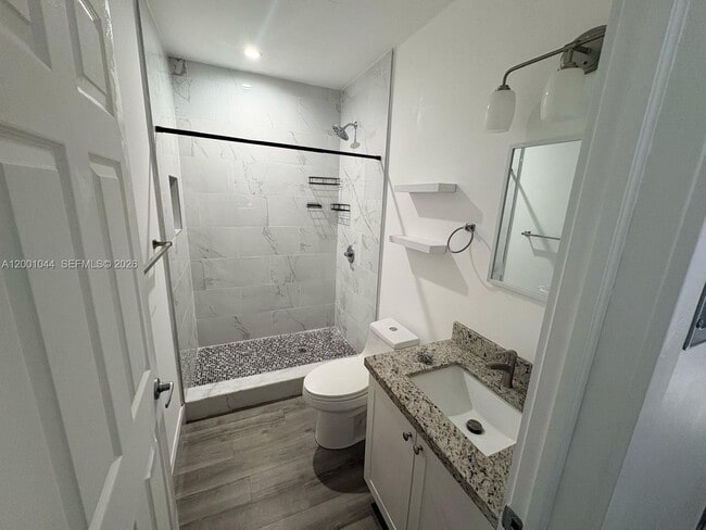 Building Photo - 314 SW 10th Ave