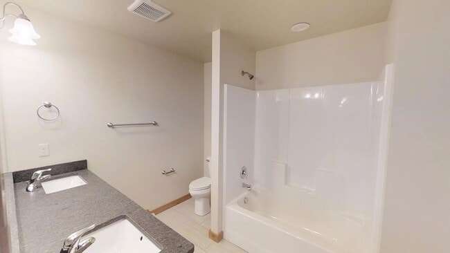 Building Photo - 3bed/2.5 Bath Condo in Four Corners - Dog Friendly!