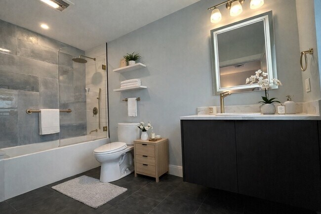 Building Photo - 25 2nd St