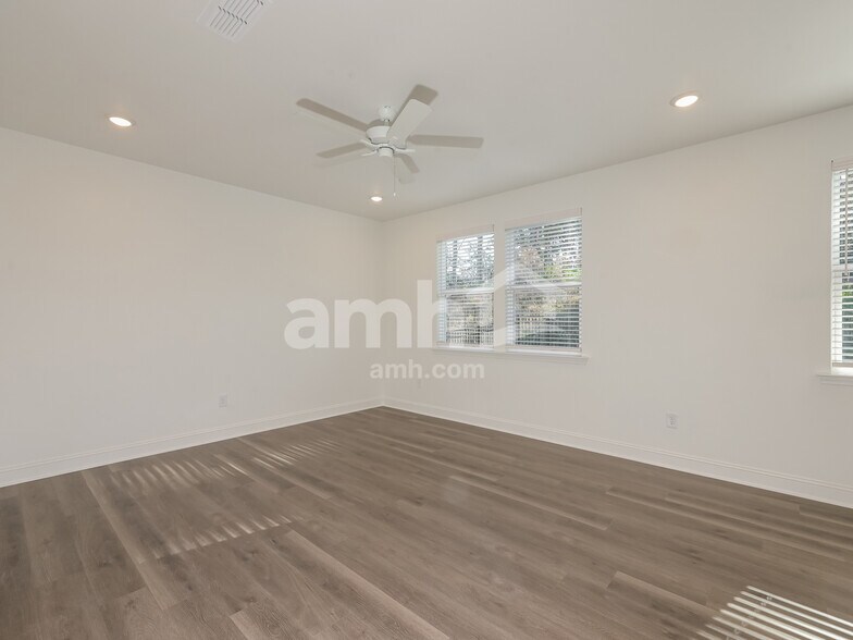 Building Photo - 1539 Aquamarine Dr