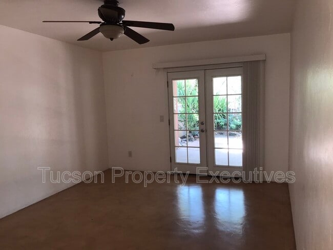 Building Photo - 2839 E Weymouth Cir