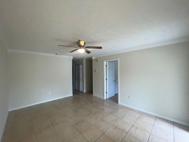 Building Photo - 2/1 FOR RENT in Ft. Pierce - Middle Unit - Triplex
