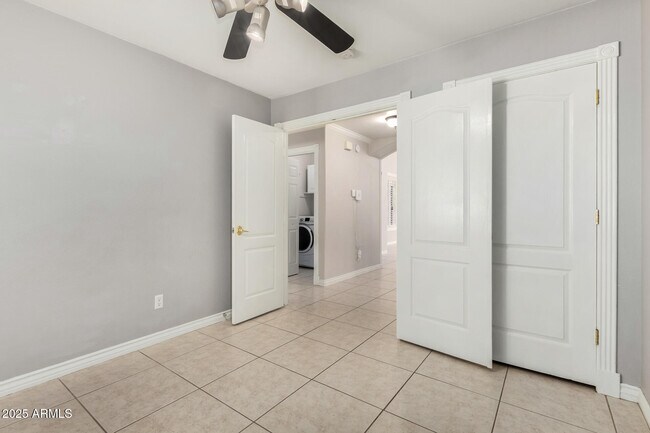 Building Photo - 3013 E Bighorn Ave