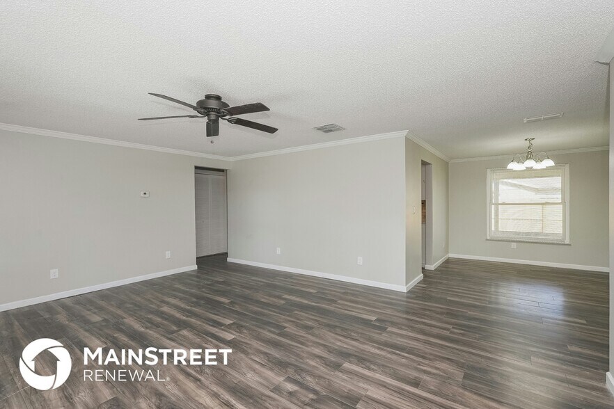 Building Photo - 7829 Glencoe Dr