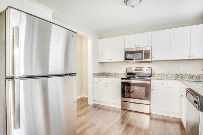 Building Photo - 3693 Larkspur Terrace