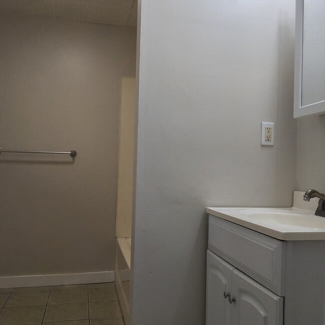 Building Photo - 44 Winter St