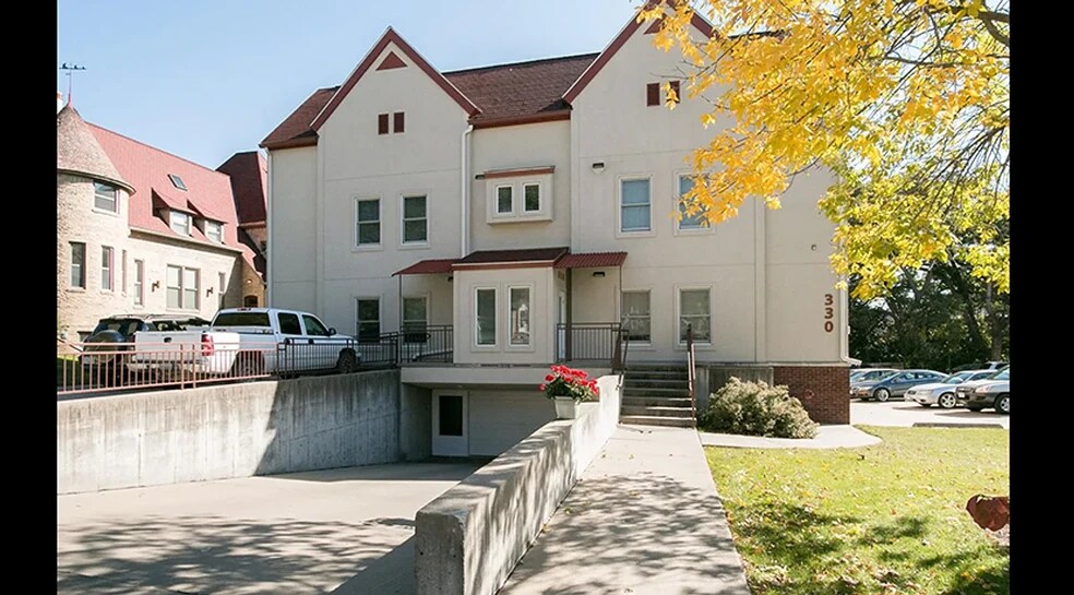 Primary Photo - 330 Ridgeland Avenue