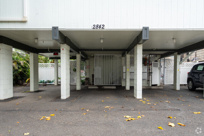 Building Photo - 2842 Kaimuki Ave