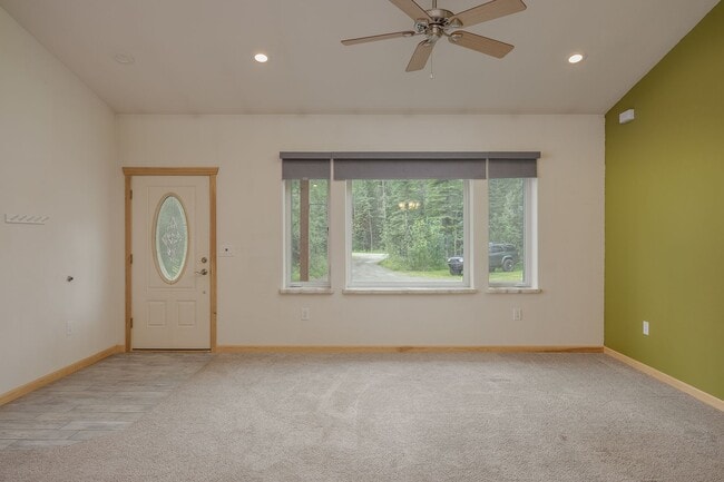 Building Photo - Spacious & Modern 3-Bed, 2-Bath Home with ...