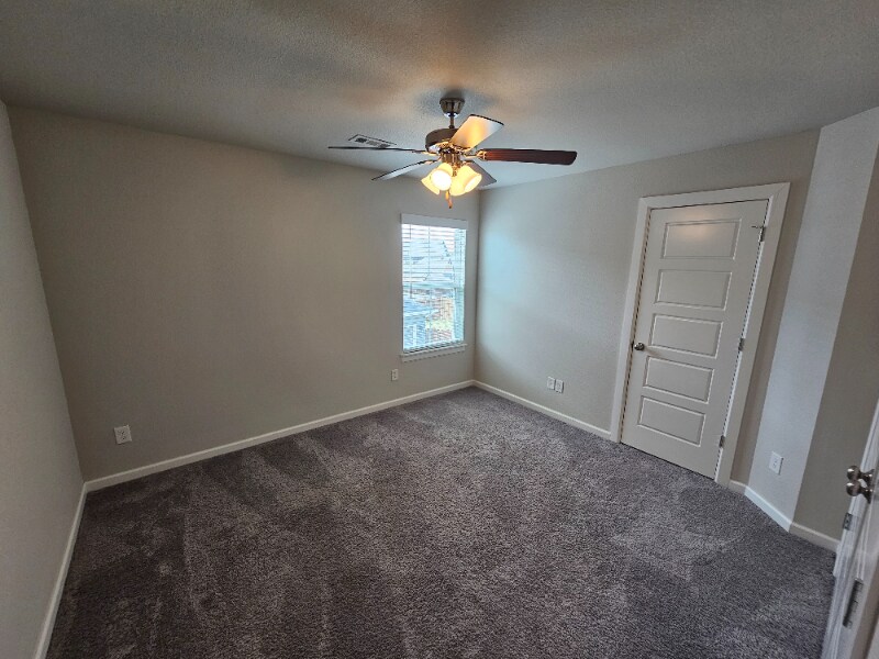 Building Photo - 1735 W Whitney Ln