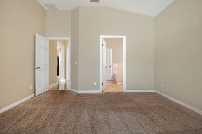 Building Photo - Move-In Ready Home with Open Layout and Op...