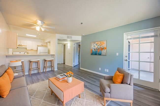 Building Photo - Whispering Oaks Apts