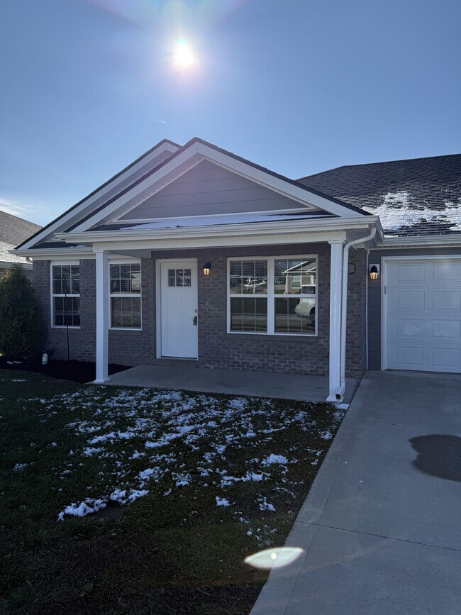 Building Photo - 234 Longwood Ln.