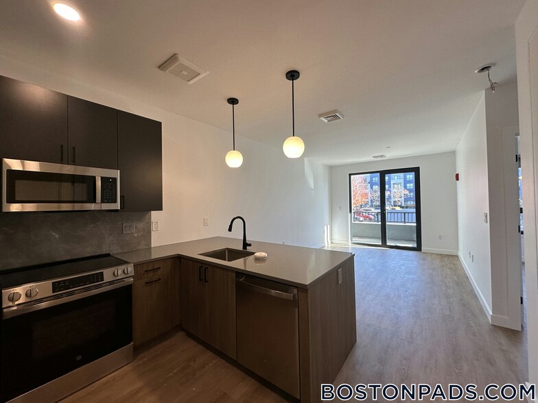 Building Photo - 199 Gardner St