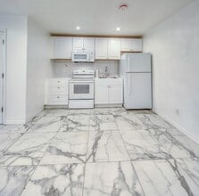 Building Photo - 519 S M St