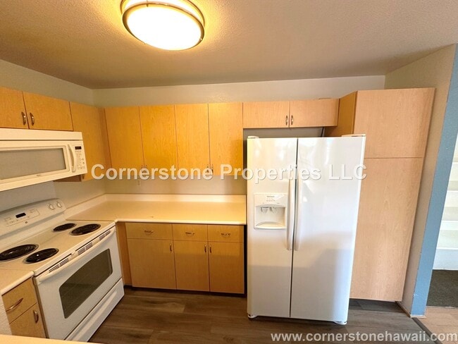 Building Photo - 468 Mananai Pl