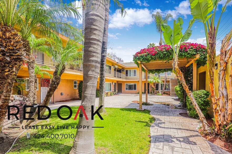 Building Photo - 1800 W Glencrest Ave