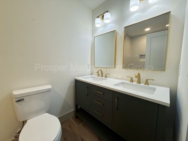 Building Photo - 5732 Allison Ave