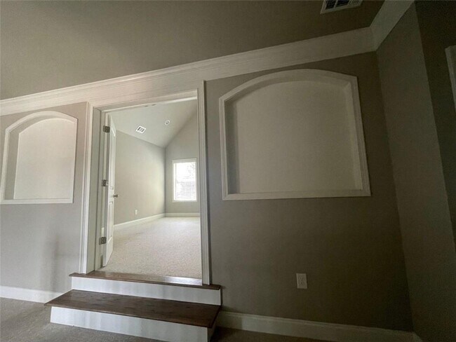 Building Photo - 3483 Lost Oak Dr NE