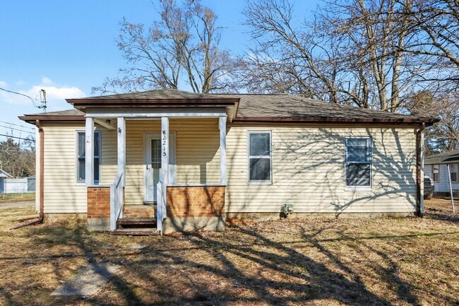 Building Photo - 2215 Mt Olivet Rd