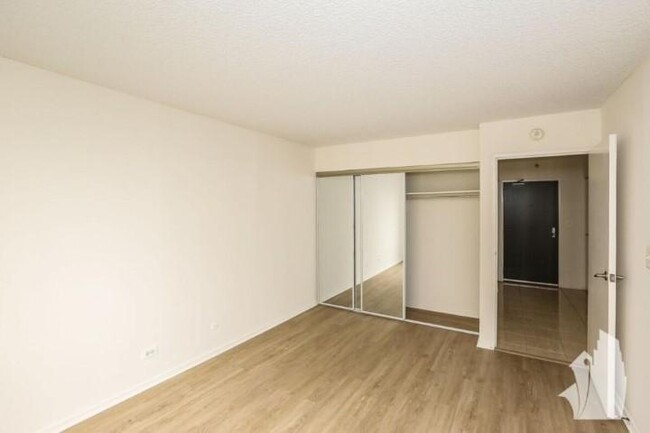 Building Photo - 1 bedroom in Chicago IL 60610