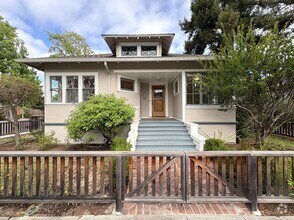 Building Photo - Charming Craftsman Style Home for Rent in ...