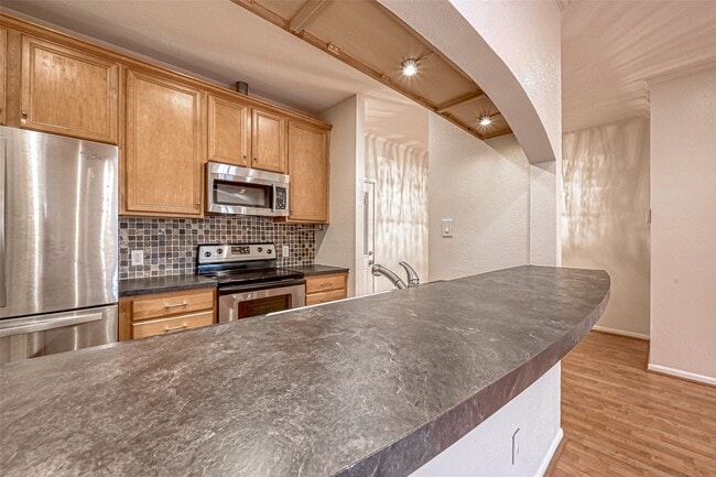 Building Photo - 9850 Pagewood Ln