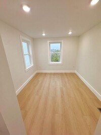 Building Photo - 118 E Huntingdon St