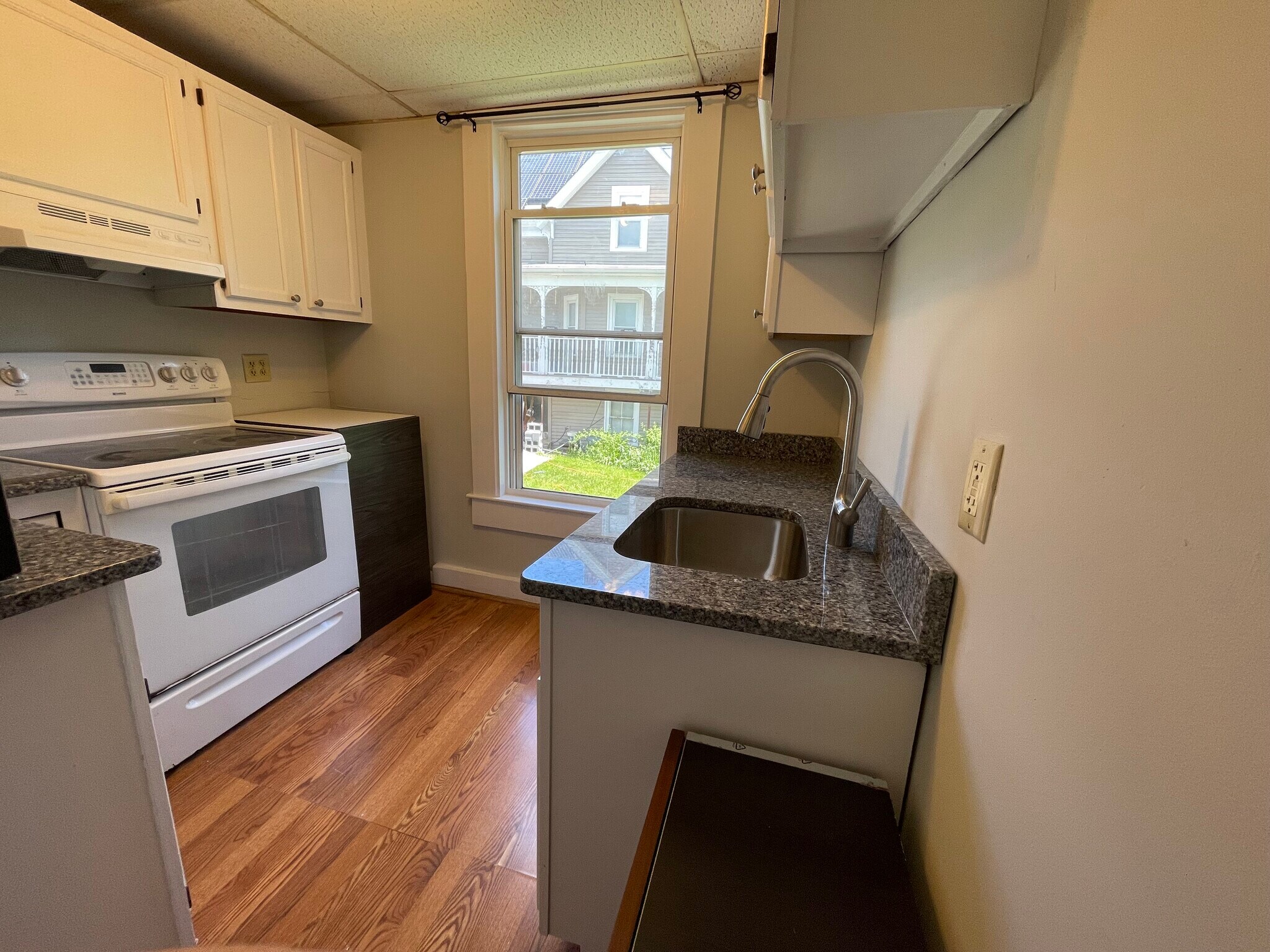Kitchen - 55 Huntington Ave
